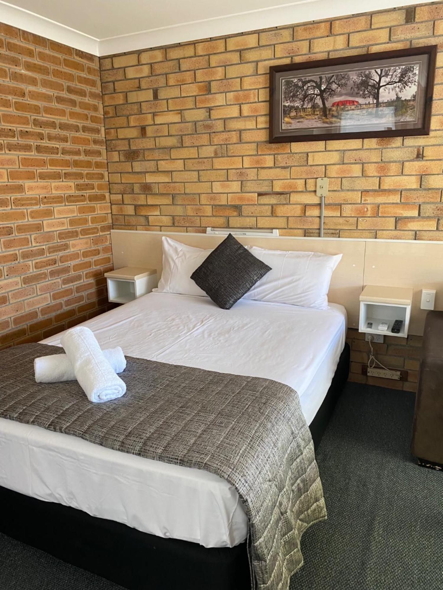 Buckaroo Motor Inn Уорик Экстерьер фото