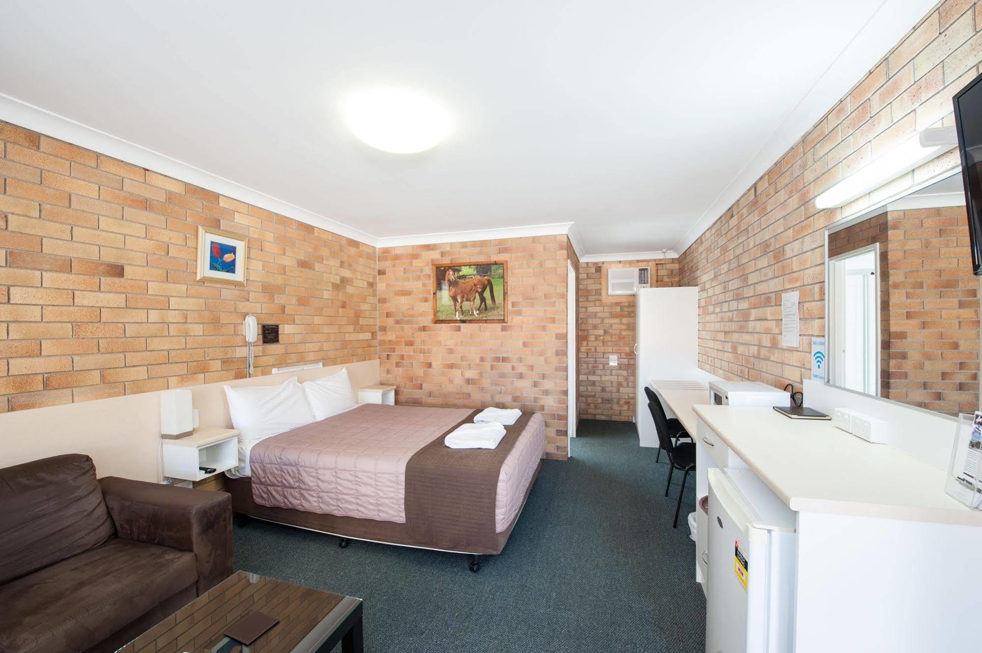 Buckaroo Motor Inn Уорик Экстерьер фото