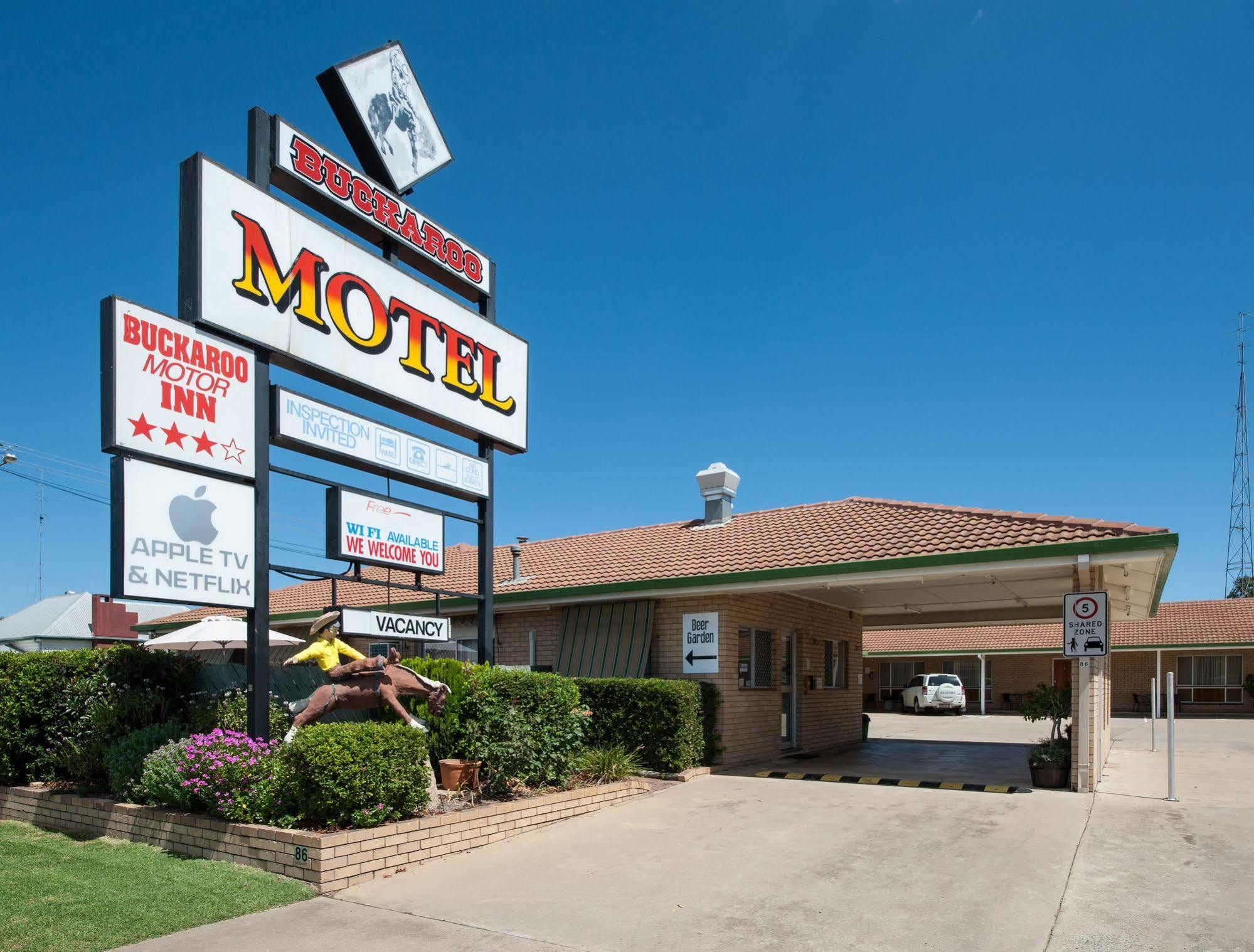 Buckaroo Motor Inn Уорик Экстерьер фото